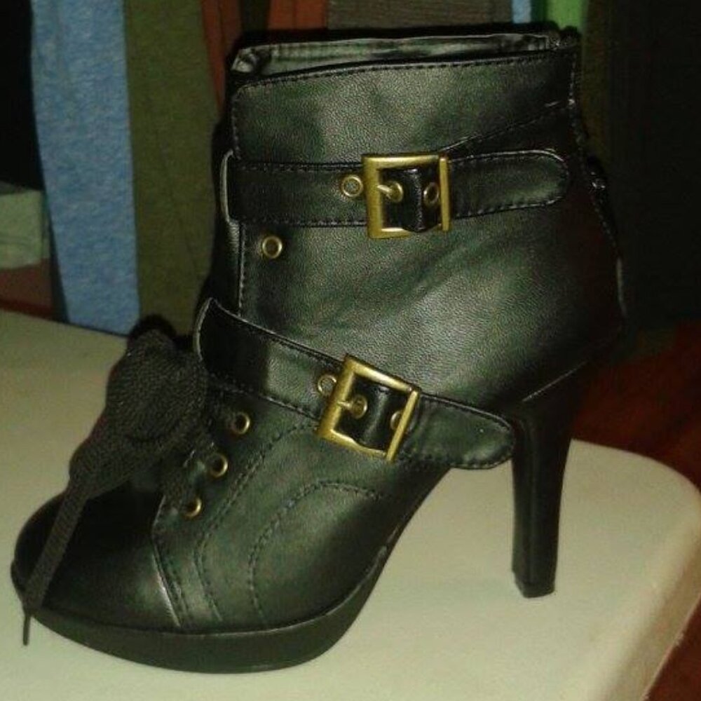 Buckle booties